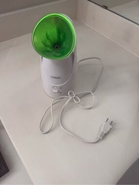 Lonove Nano Ionic Facial Steamer – Good Condition